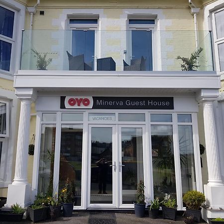 Oyo Minerva Guesthouse New Quay Esterno foto